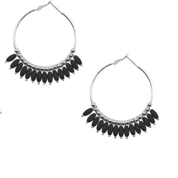 KINSLEY ARMELLE 🖤MARIANA COLLECTION
SILVER BLACK EARRINGS - Picture 4 of 10